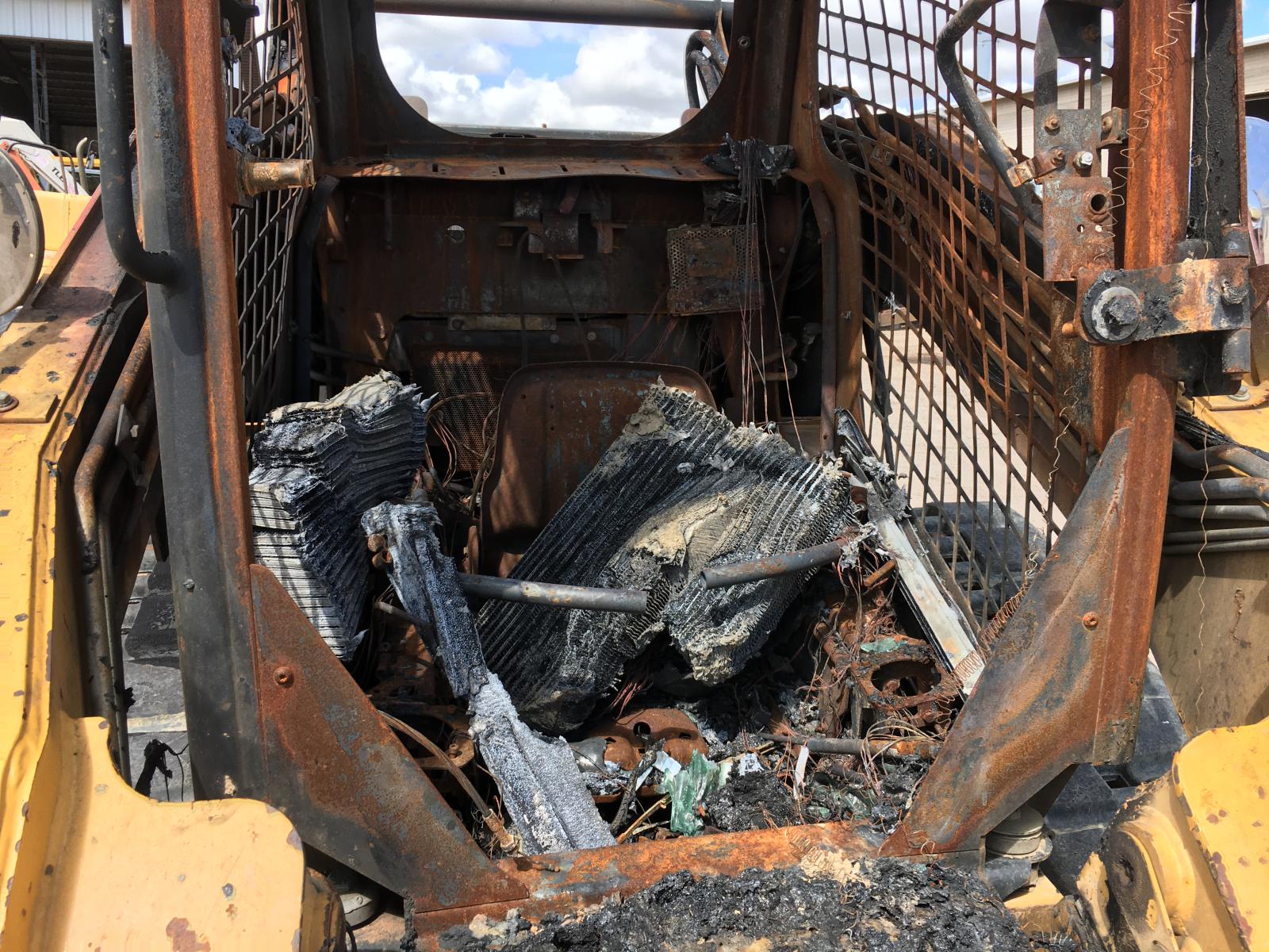 ./imagenes/INVOICE/2019/16173/MINICARGADOR CAT_ (17).JPG